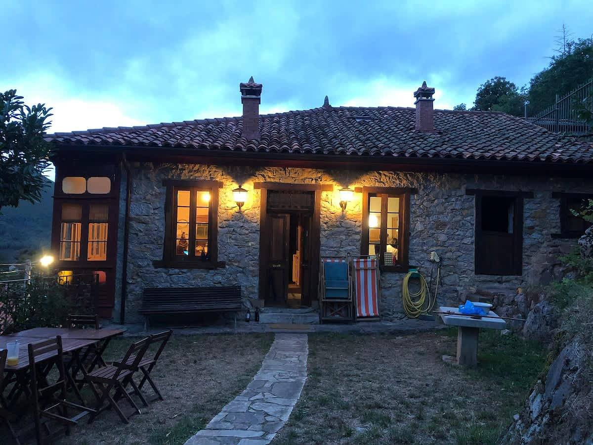 Donde Alicia - Centennial Stone House w/ Garden & Bbq in Asturias in Teverga, Cordillera Cantábrica