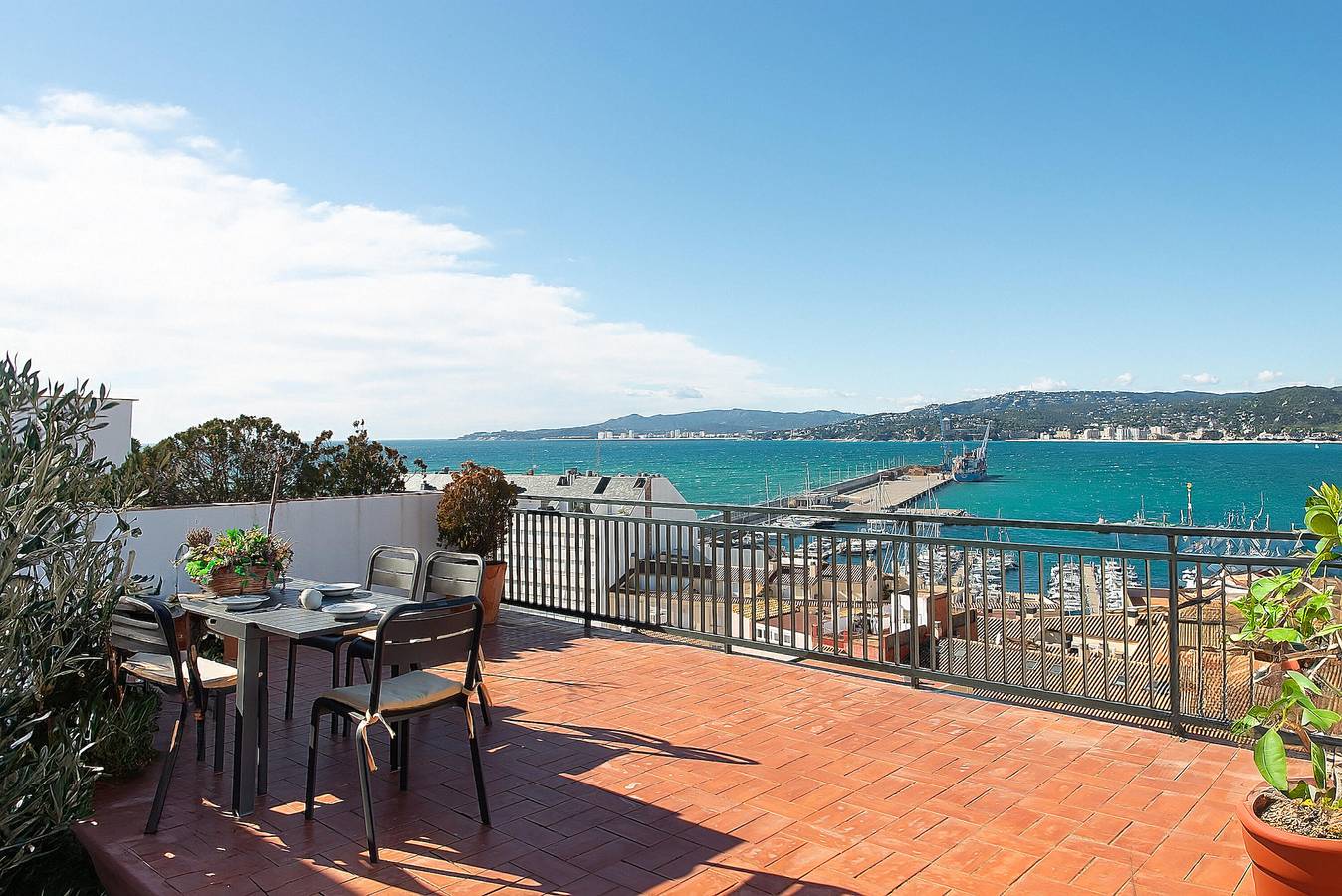 Ganze Wohnung, "Spektakuläres Penthouse in Palamós mit Terrasse und Meerblick" in Palamós, Costa Brava