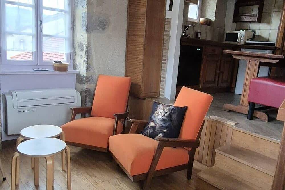 Entire apartment, La Tour de St Céré, insolite en coeur de ville in Saint-Céré, Lot