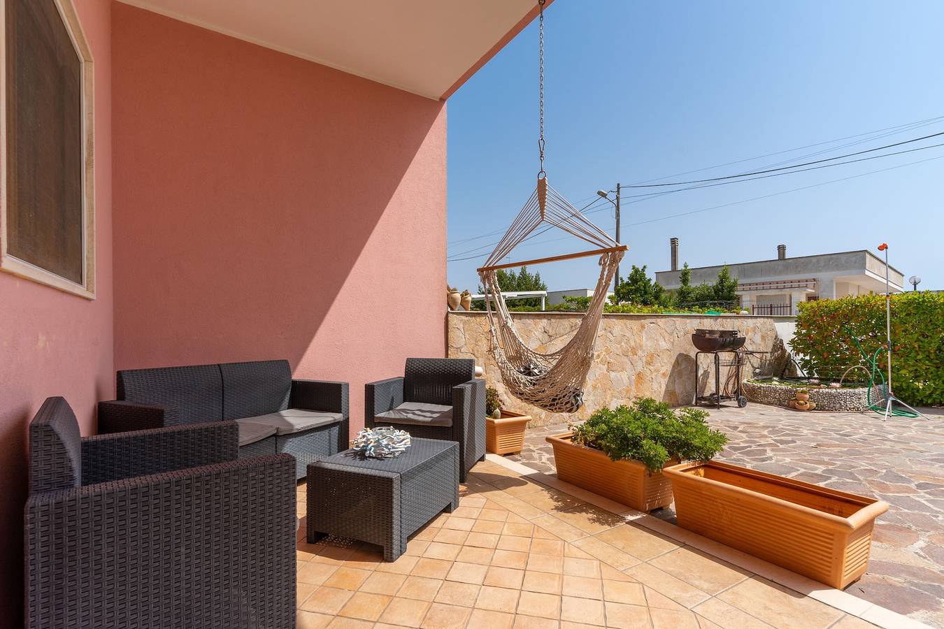 Appartamento intero, Appartamento vacanze Amare 1 vicino alla spiaggia con terrazza coperta e giardino in Melendugno, Provincia di Lecce