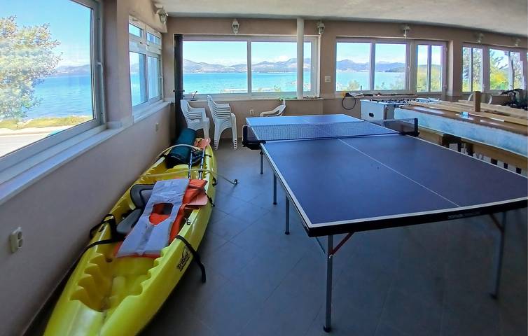 Gîte pour 2 personnes, avec vue sur le lac et terrasse, animaux acceptés à Drače - 4