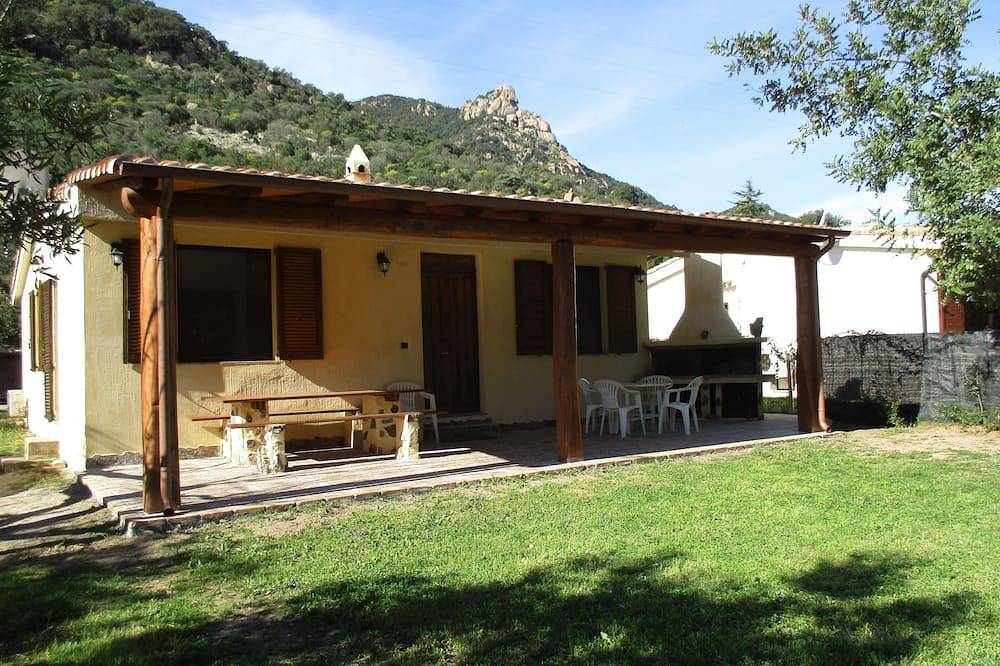 Splendida villetta singola a 300 mt dal mare con veranda e barbecue in Perdepera, Cardedu