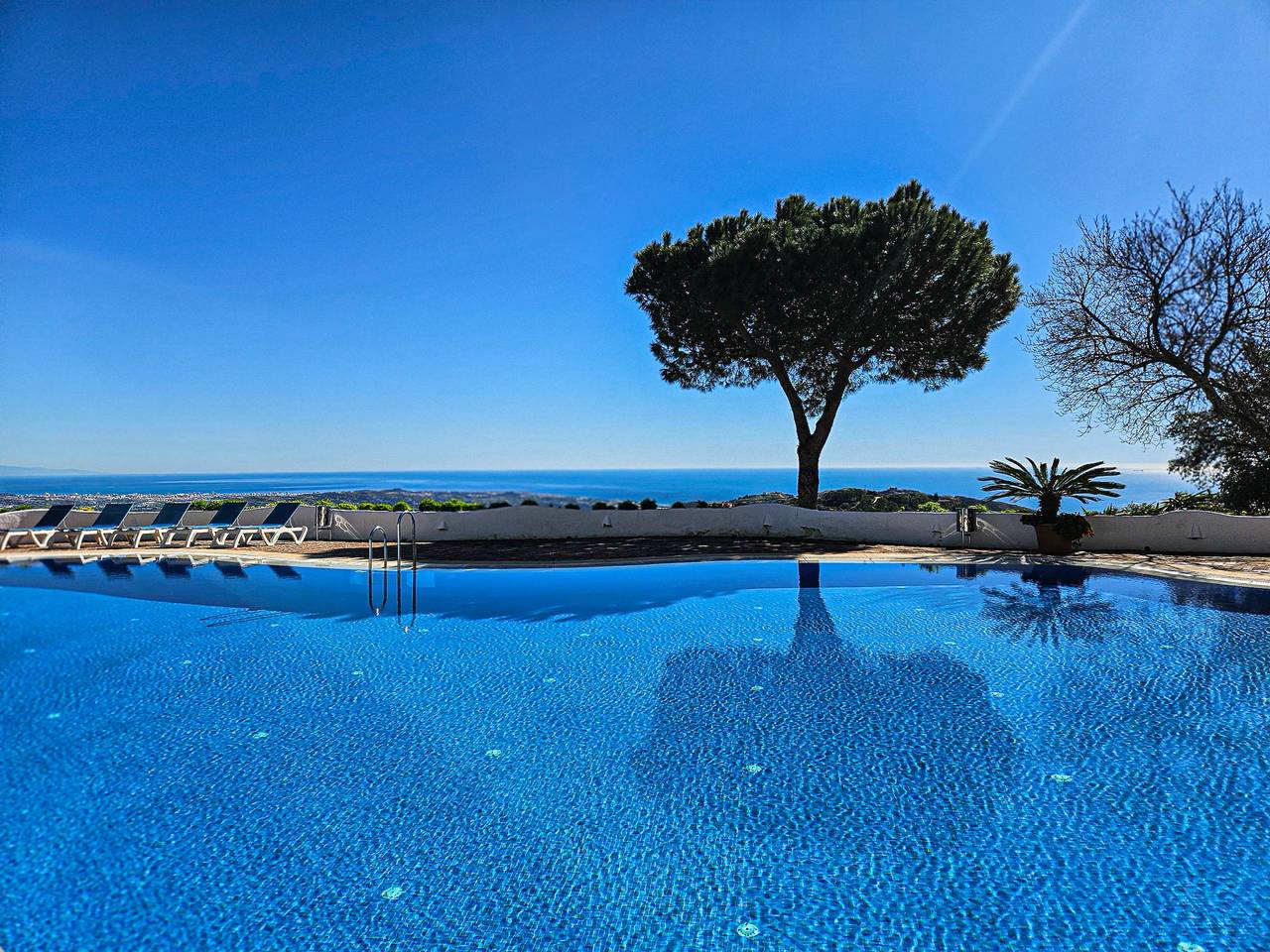 Appartement entier, Three bedroom apartment La Mairena Elviria in Urbanizacion Las Jacarandas, Ojén