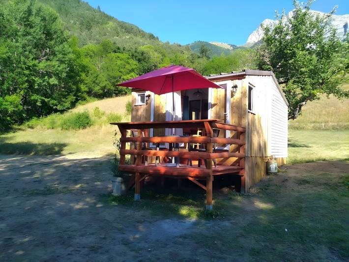 Gîte pour 4 personnes, avec vue sur le lac ainsi que sauna et jardin dans Lac du Sautet