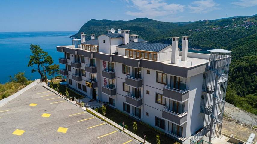 Hotel para 2 personas, con terraza además de vistas y jardín - 1