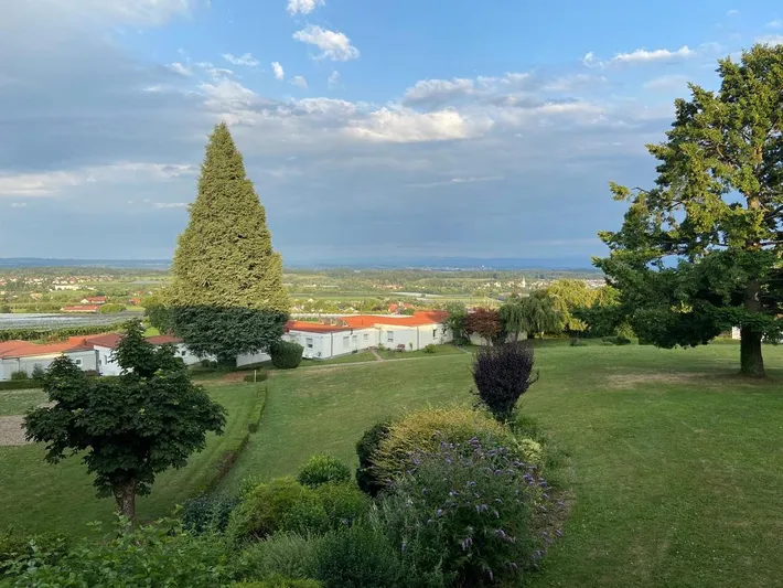 Ferienwohnung für 4 Personen, mit Garten und Pool sowie Seeblick und Ausblick - 1