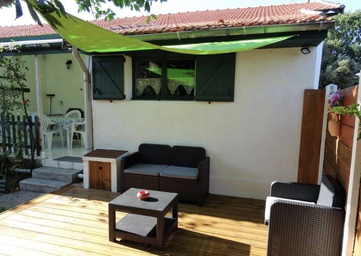 Holiday Home La Verdonette with Garden, BBQ & Wi-Fi in Le Verdon-sur-Mer, Médoc Regional Natural Park