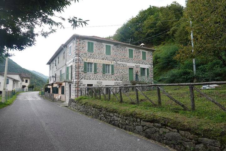 Gîte pour 4 personnes, avec vue et jardin, animaux acceptés à Zeri - 4