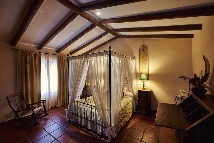 Casa de vacaciones para 10 personas, con vistas además de jardín y piscina, Se admiten mascotas en Tierra de Barros - 4