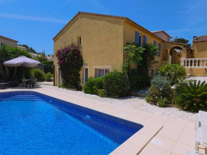 Villa pour 12 personnes, avec piscine et vue ainsi que jardin et terrasse à Sausset-les-Pins