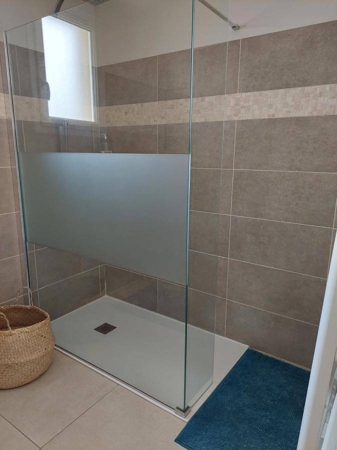 Two-Bedroom Suite in Nans-les-Pins, Région de Brignoles