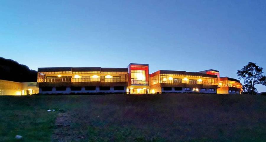 Hôtel pour 3 personnes, avec terrasse ainsi que jacuzzi et sauna