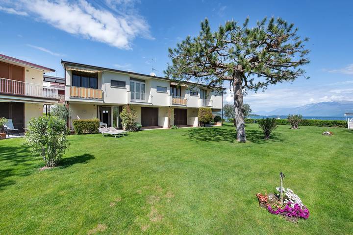 Ferienwohnung für 3 Personen, mit Garten und Seeblick in Manerba del Garda