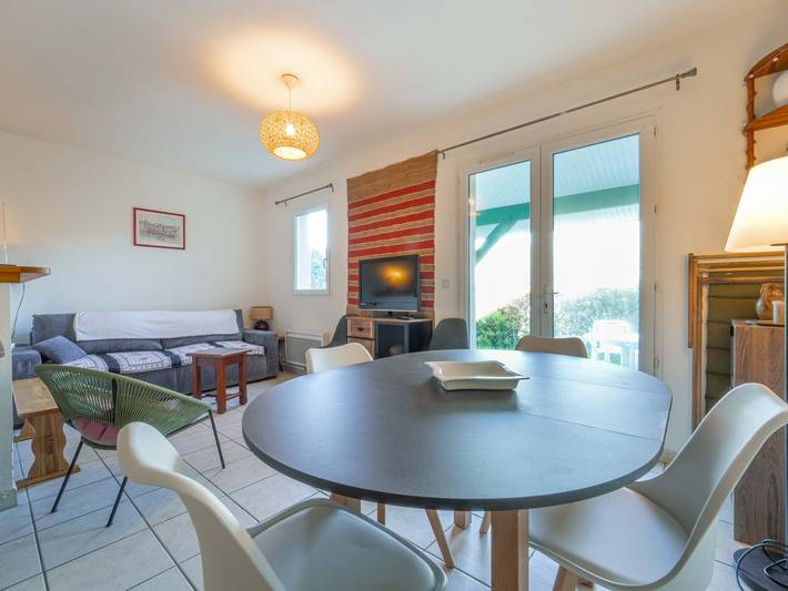 Gîte pour 5 personnes, avec terrasse à Bias - 3