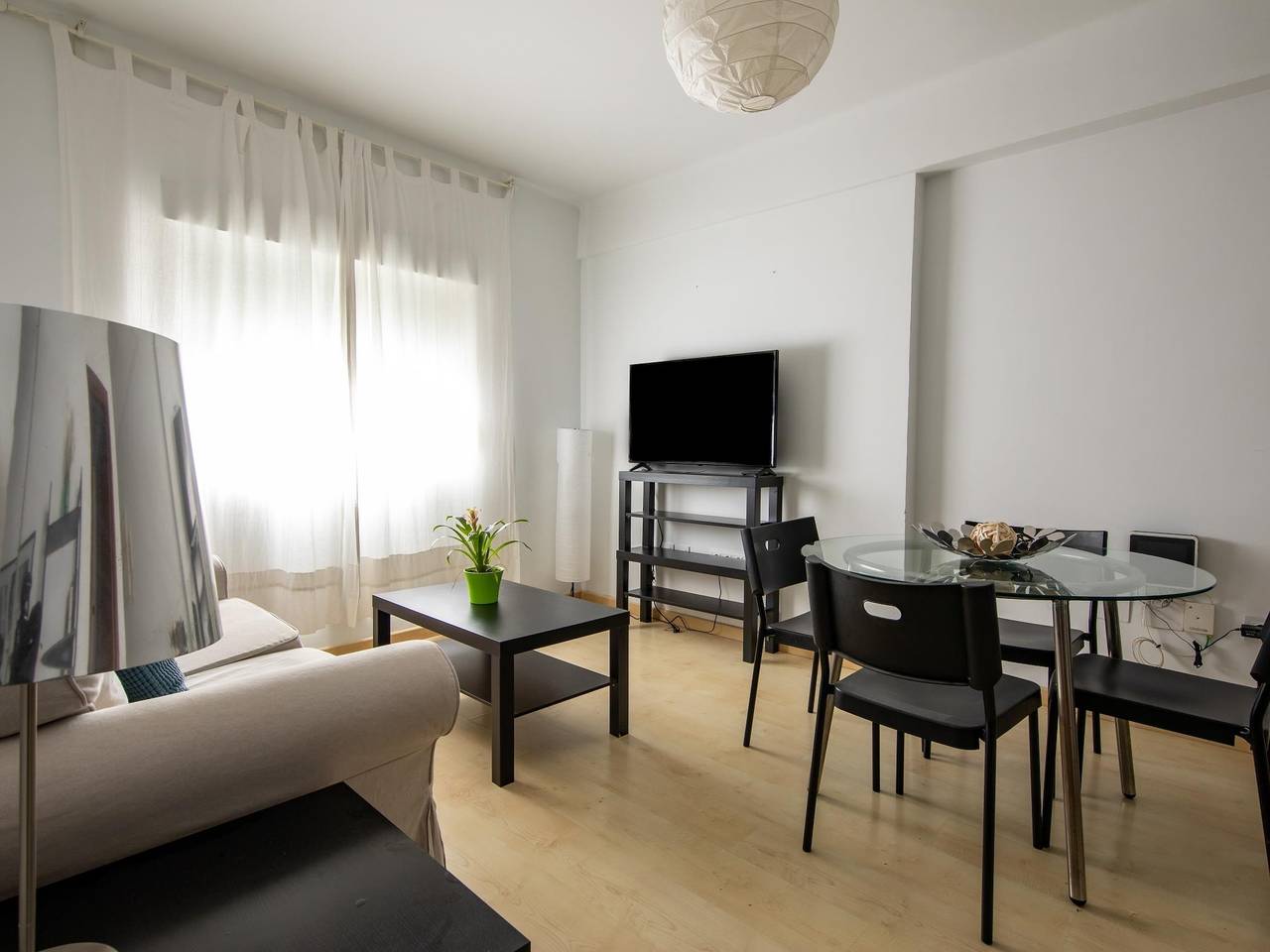 Apartamento vacacional entero, Cervantes Apartment 32 2Bt 1Br in Málaga Centro, Málaga