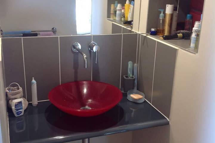 Gîte pour 2 personnes, avec piscine ainsi que jardin et terrasse à Souraïde - 4