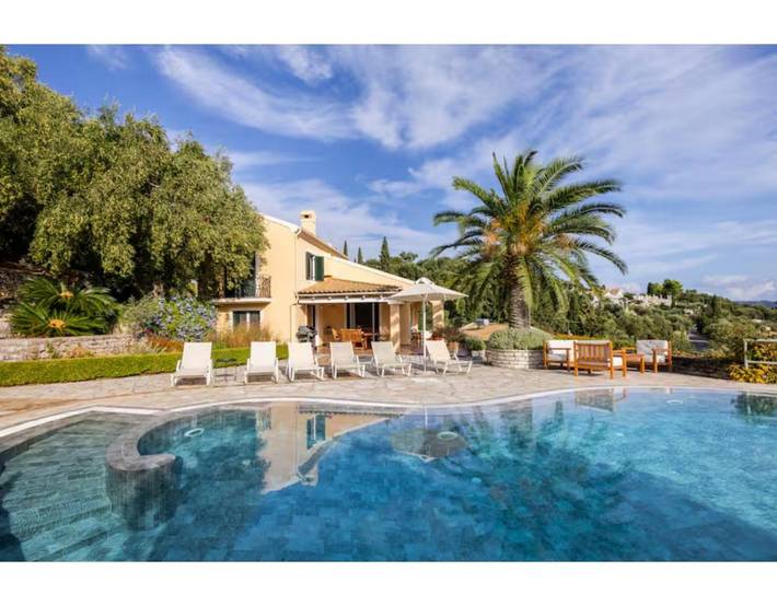 B&b voor 8 personen, with zwembad and whirlpool as well as sauna and tuin op Corfu