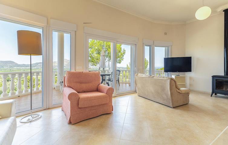 Location de vacances pour 6 personnes, avec terrasse ainsi que jardin et piscine, animaux acceptés à Orba - 4