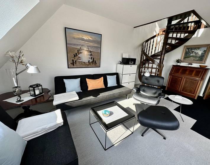 Ganze Wohnung, Maisonettewohnung mit Meerblick, Terrasse und kostenfreiem Stellplatz in Westerland, Sylt (Gemeinde)