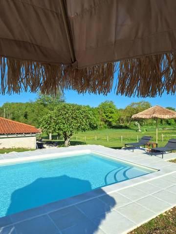 Chambre d’hôte pour 2 personnes, avec piscine ainsi que vue et jardin à Payroux