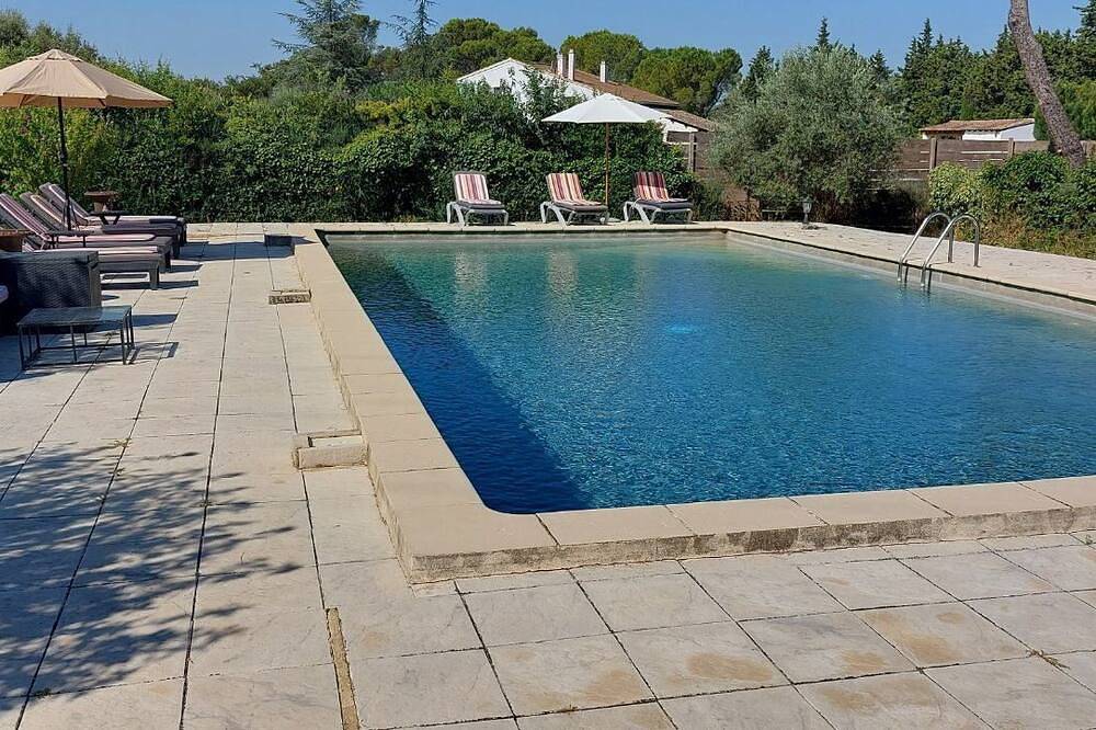Location maison de campagne carpentras serres in Carpentras, Parc naturel régional du Mont-Ventoux