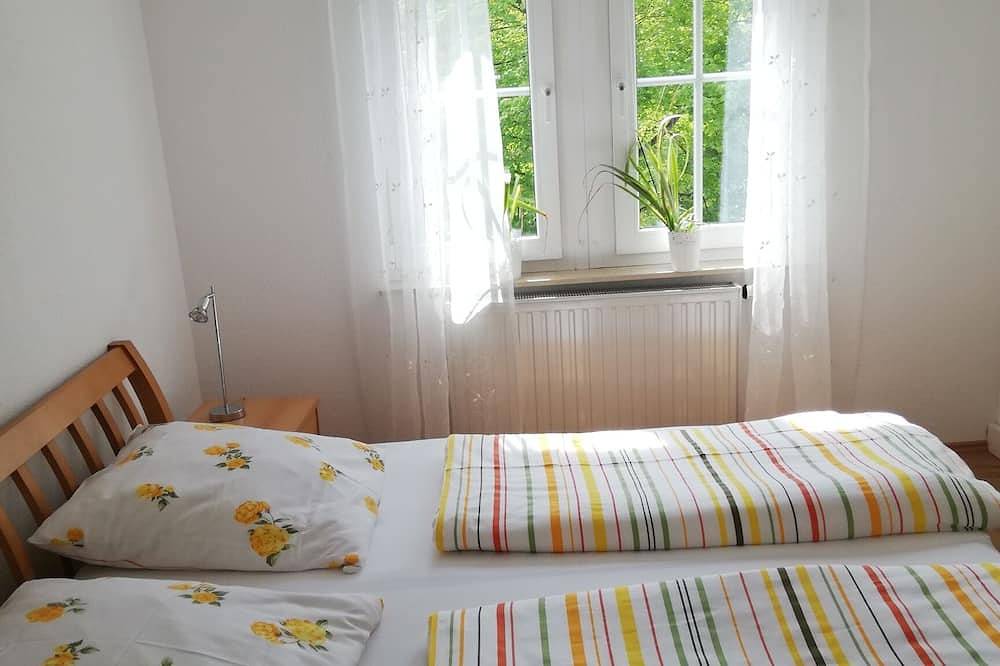 Ganze Wohnung, Bodensee-Ferienwohnung im Uhldingen mit Balkon zwischen Insel Mainau - Konstanz in Oberuhldingen, Uhldingen-Mühlhofen