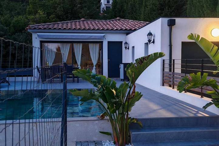Villa für 9 Personen, mit Garten - 1