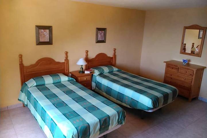 Ganze Wohnung, Ruhig gelegenes Appartment mit grosser Fensterfront, Blick nach Teneriffa in Agulo, Agulo (gemeinde)