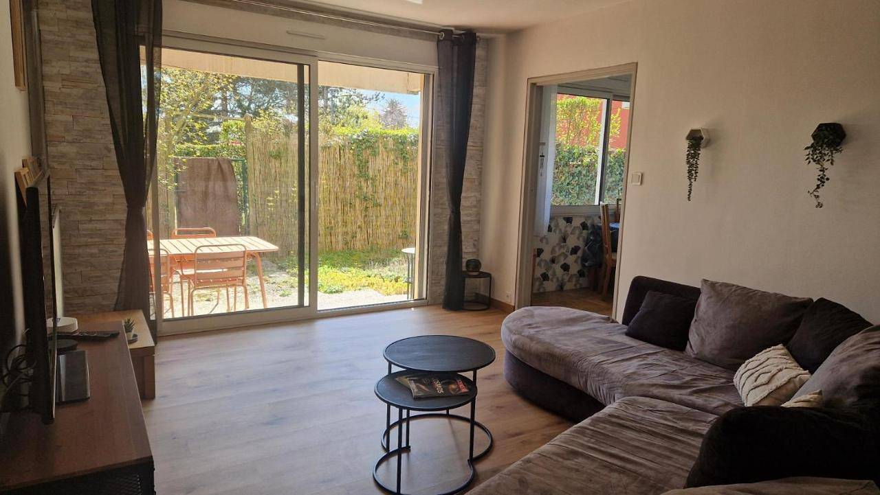 Appartement entier, Les Hautains in Saint-Genis-Pouilly, Gex