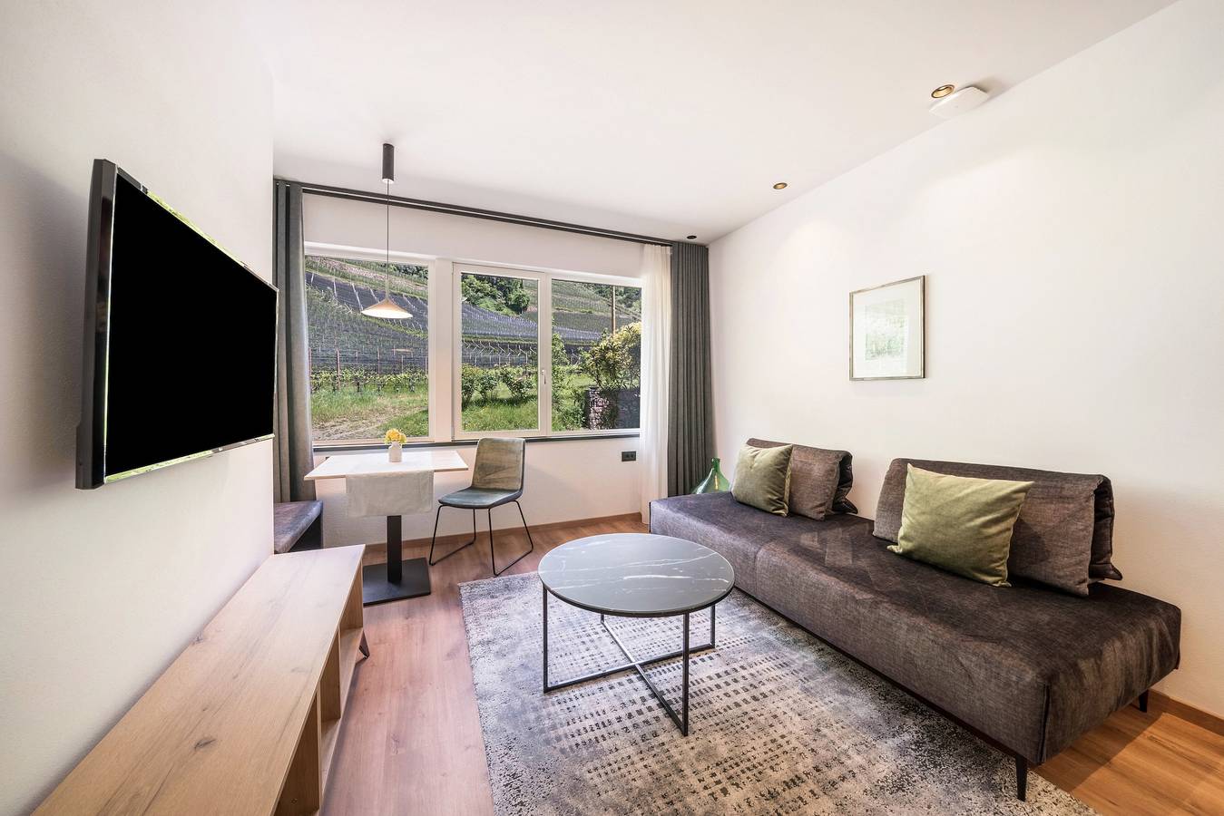 Ganze Wohnung, Ferienwohnung 'Thanhammer Kreuth' mit Bergblick, Gemeinschaftsterrasse und Schwimmbad in Oberkreuth, Terlan