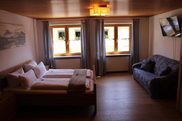 Ferienhaus für 6 Personen, mit Pool und Balkon/Terrasse sowie Sauna und Terrasse, mit Haustier in Lam - 3