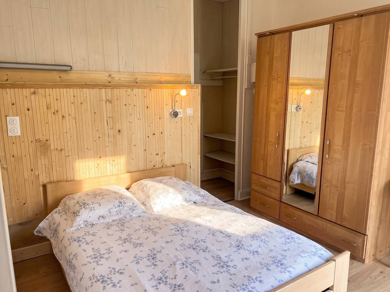 Ganze Wohnung, Gemütliche Wohnung in Néris-les-Bains - 30 m² - Parkplatz in Néris-les-Bains, Montluçon und Umgebung