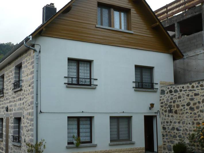 Gîte pour 5 personnes, avec jardin et terrasse, animaux acceptés à Chambon-sur-Lac - 2