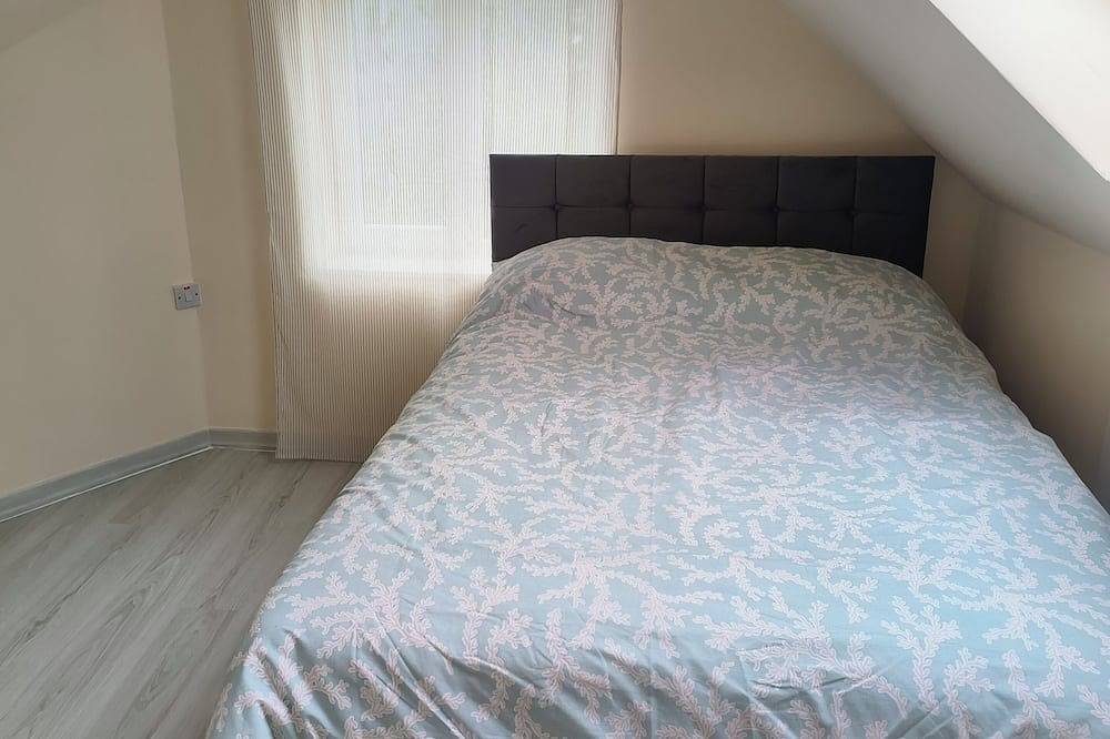 Ganze Wohnung, 10 min. to Wimbledon and 10 min. to East Croydon station Self contained flat in Croydon, London