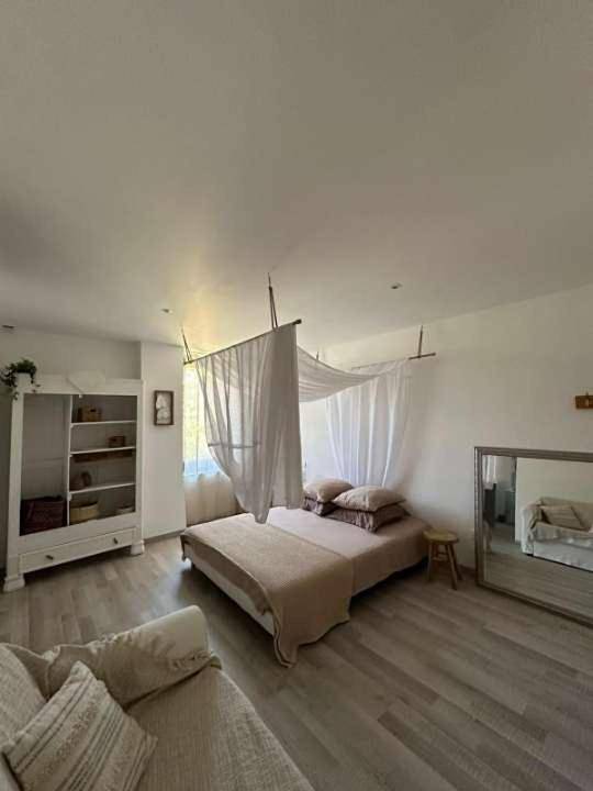 Chambre d’hôte pour 4 personnes, avec jardin à Luc-sur-Orbieu