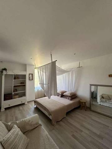 Location de vacances pour 4 personnes, avec jardin à Luc-sur-Orbieu