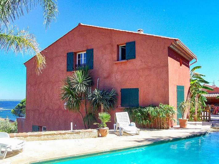 Villa pour 8 personnes, avec Terrasse ainsi que Jardin et Piscine à Carqueiranne