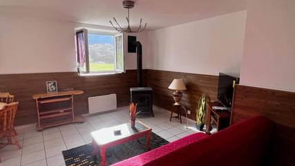 Gîte pour 8 personnes, avec vue et jardin, animaux acceptés dans Chauffayer