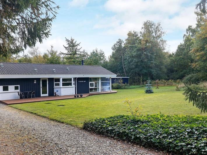 Ferienhaus für 6 Personen, mit Whirlpool und Terrasse sowie Garten und Sauna in Hvalpsund - 2