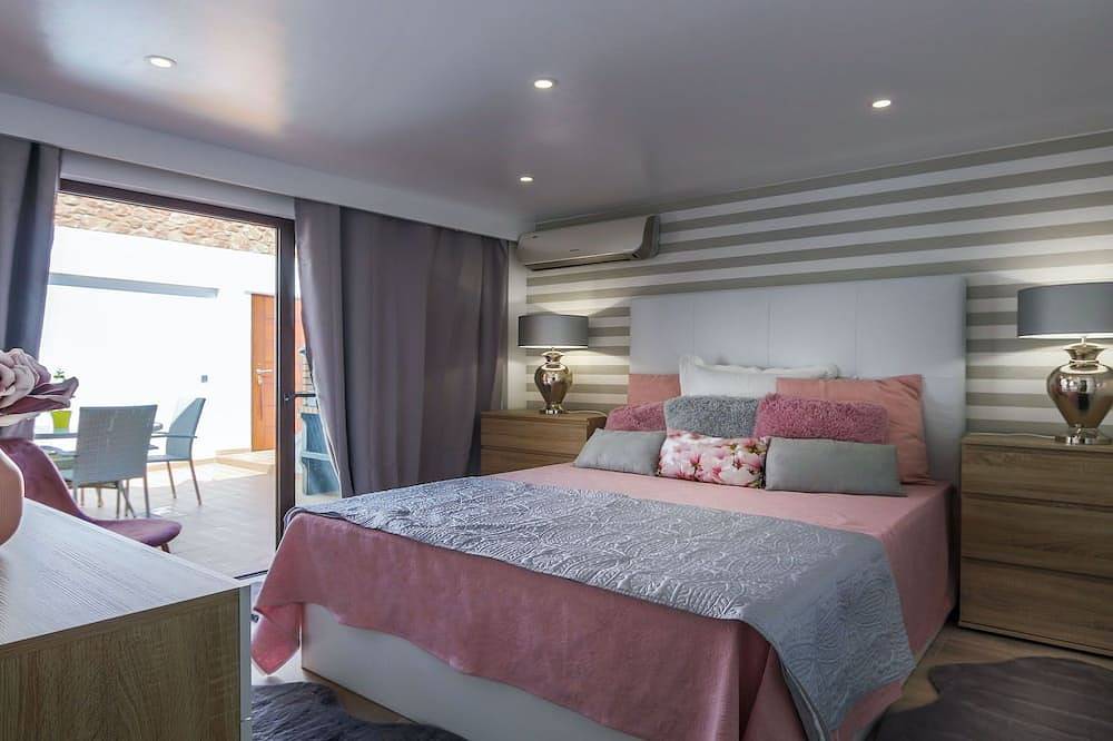Ganze Wohnung, Luxus-Apartment mit 1 Schlafzimmer, 3 Minuten zu Fuß zum Strand, Albufeira in Guia, Faro Distrikt