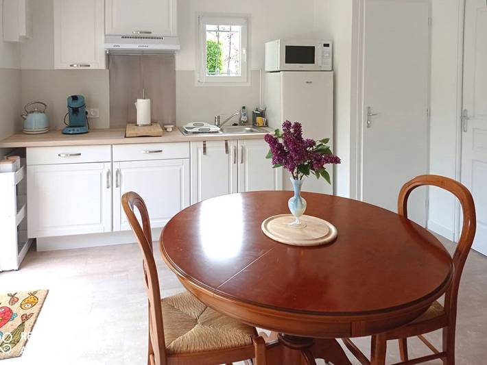 Ganze Wohnung, Gemütliches Studio, Nähe Zentrum und Strand, mit privater Terrasse und Grill in Saint-Jean-de-Monts, Vendée