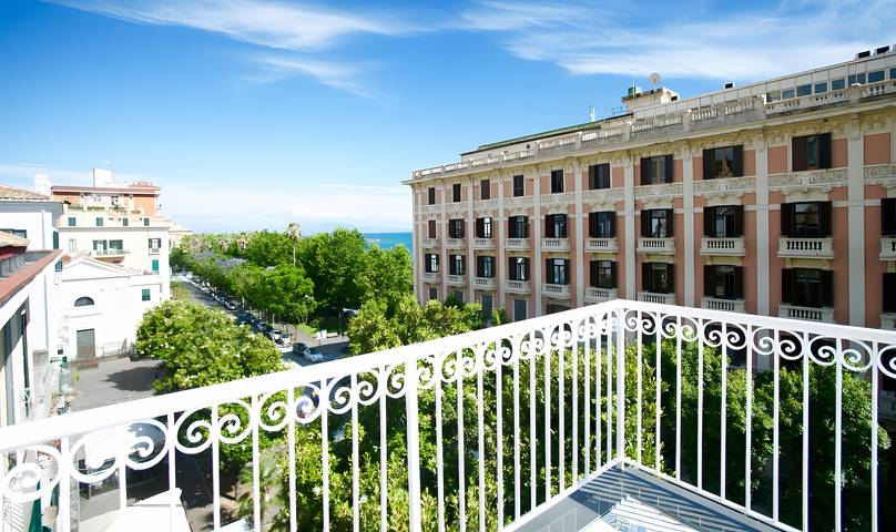 BnB für 12 Personen, mit Balkon in Salerno
