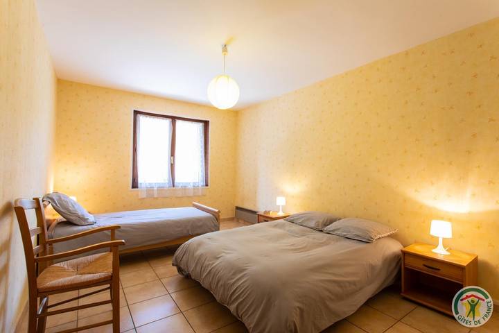 Cozy Gite with Parking and Garden, 2km to Gap City Center in Gap, Écrins National Park