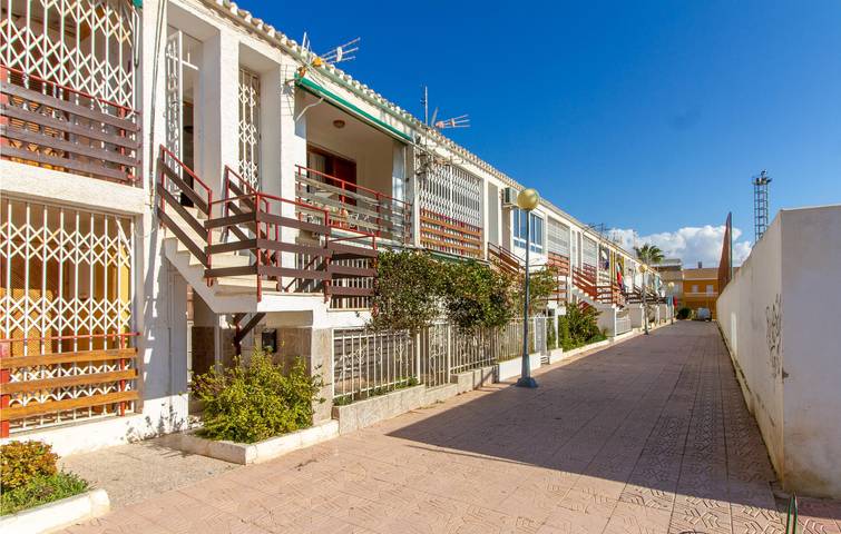 Apartamento vacacional entero, Apartamento con terraza junto a la playa - 700m hasta El Rihuete in Puerto de Mazarrón, Mazarrón