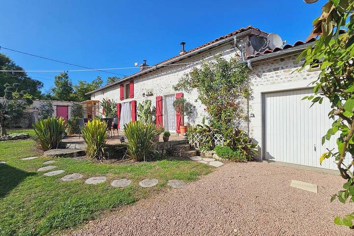 Gîte pour 15 personnes, avec terrasse et jardin
