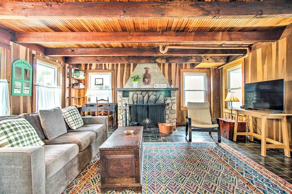 Historic Cottage w/ Beautiful Oceanfront View in Marshfield, Massachusetts