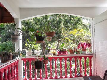 Gîte pour 3 personnes, avec terrasse à Les Abymes