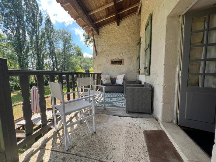 Location de vacances pour 6 personnes, avec Balcon et Terrasse ainsi que Jardin et Vue à Saint-Savinien - 3