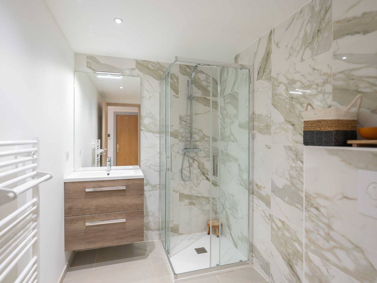 Hel lejlighed, A/C apartment with 1Bdr/4P - Place des Lices - Saint Tropez in Saint-Tropez, Middelhavskysten (Frankrig)