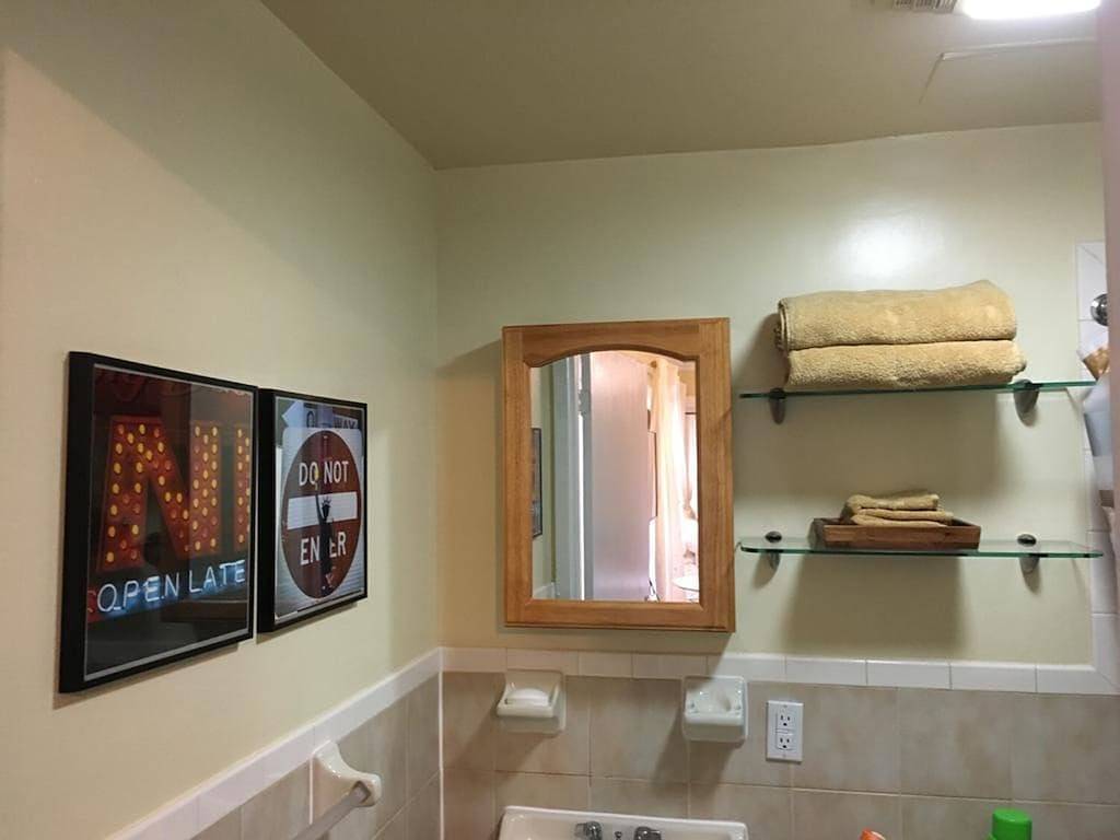 Ganze Wohnung, City Chic Studio / Parkplatz verfügbar - 20 Minuten nach Nyc in North Bergen, Hudson County